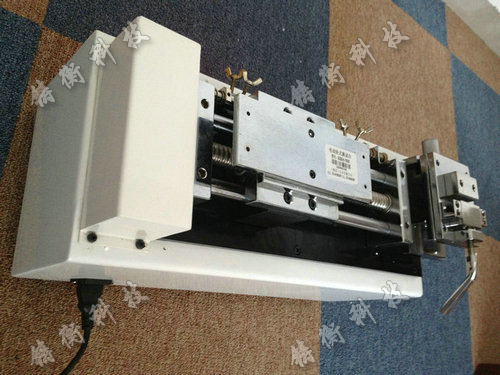 電動(dòng)臥式測試臺圖片